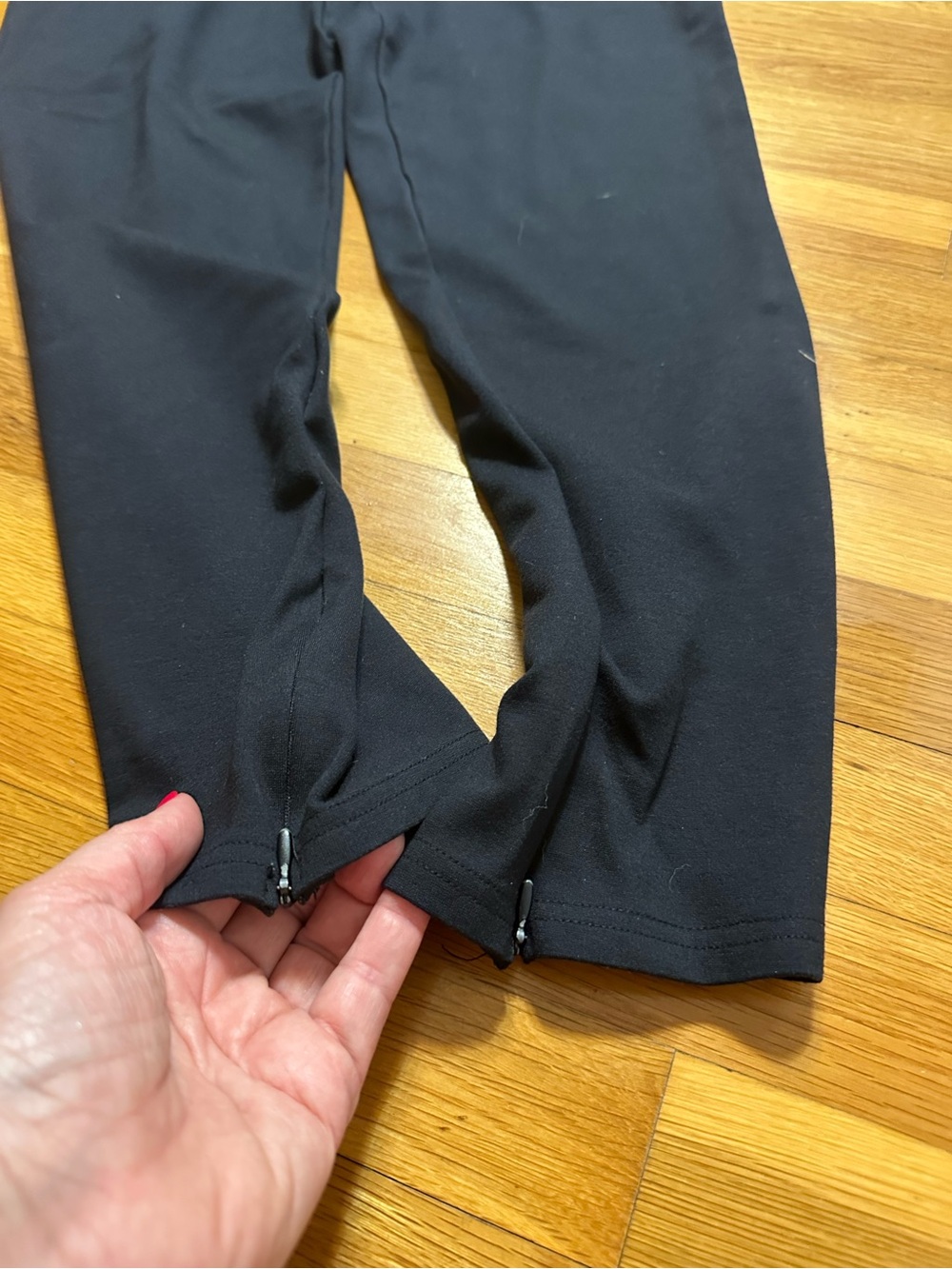 Fabletics Black Ponte Leggings with Gold Logo Tab - Picture 6 of 8